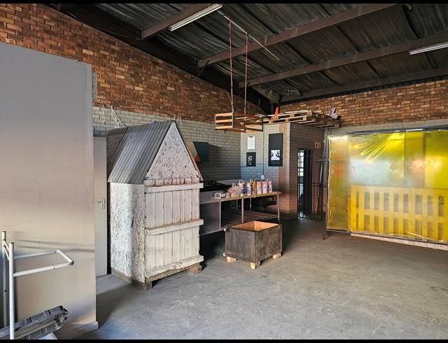 100M² WAREHOUSE TO LET IN ALRODE SOUTH